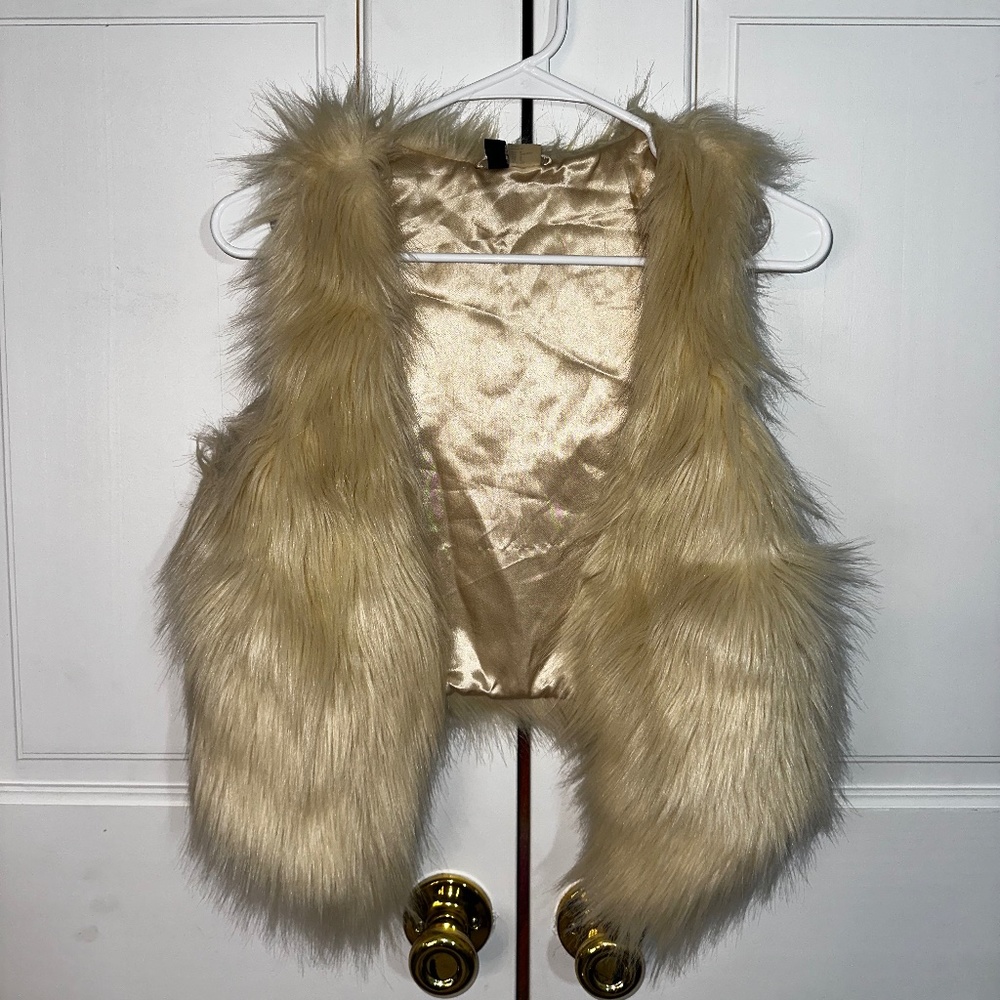 H&M CROPPED FUR VEST